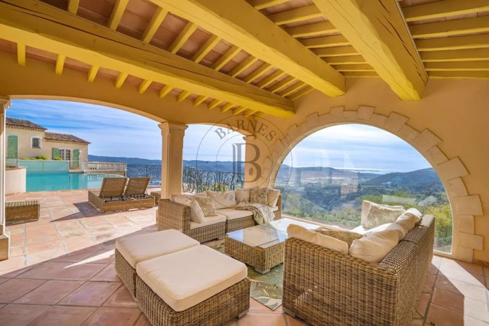 Image No.18-5 Bed House for sale