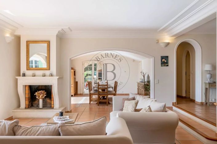 Image No.19-5 Bed House for sale