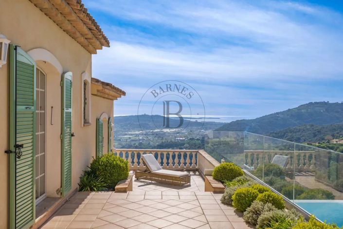 Image No.20-5 Bed House for sale