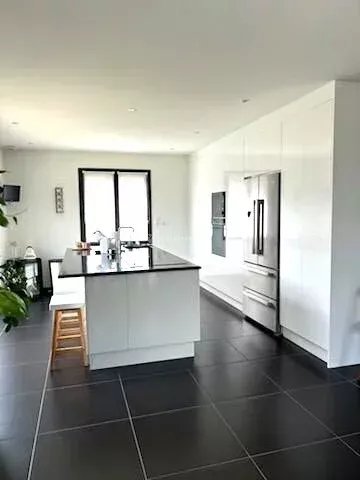 Image No.6-3 Bed House for sale