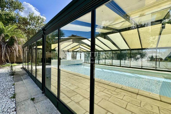 Image No.28-10 Bed Property for sale