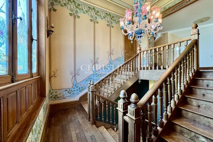 Image No.6-10 Bed Property for sale