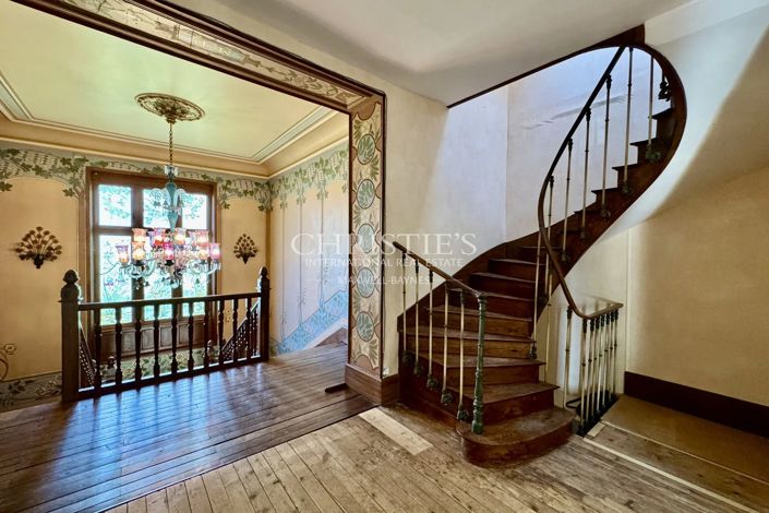 Image No.8-10 Bed Property for sale