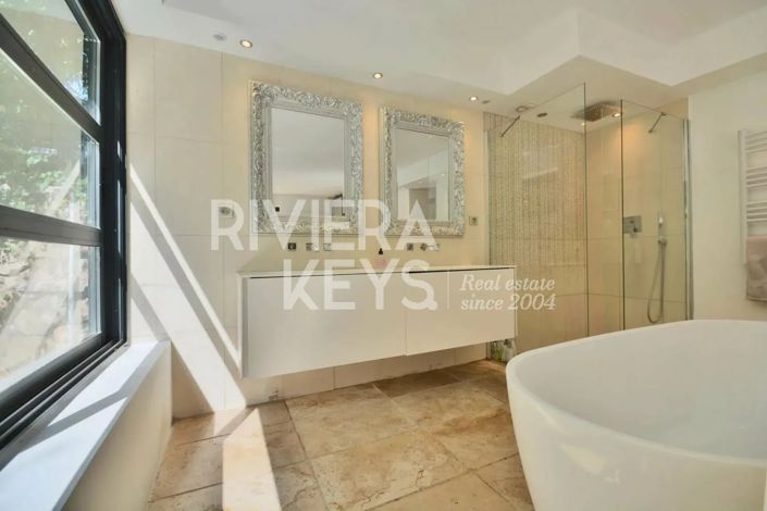 Image No.22-6 Bed House for sale