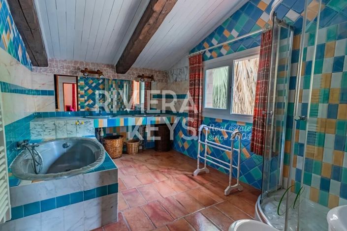 Image No.27-6 Bed House for sale