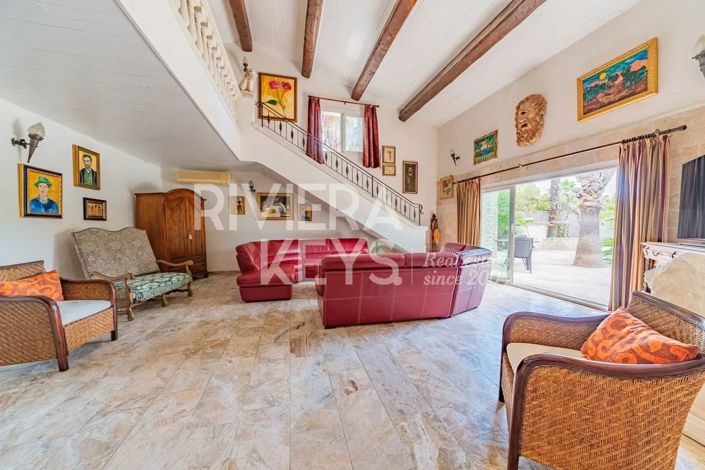 Image No.32-6 Bed House for sale