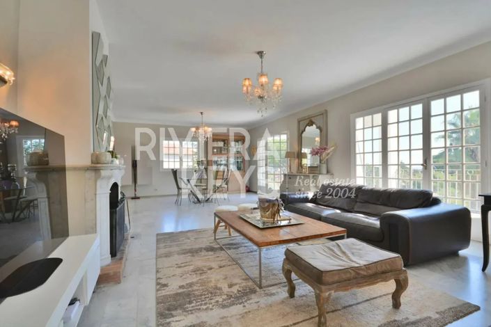 Image No.9-6 Bed House for sale