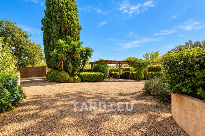 Image No.11-4 Bed House for sale