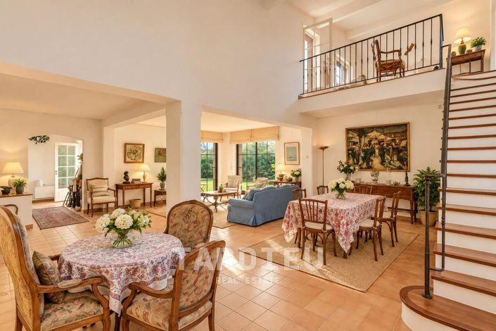 Image No.3-4 Bed House for sale