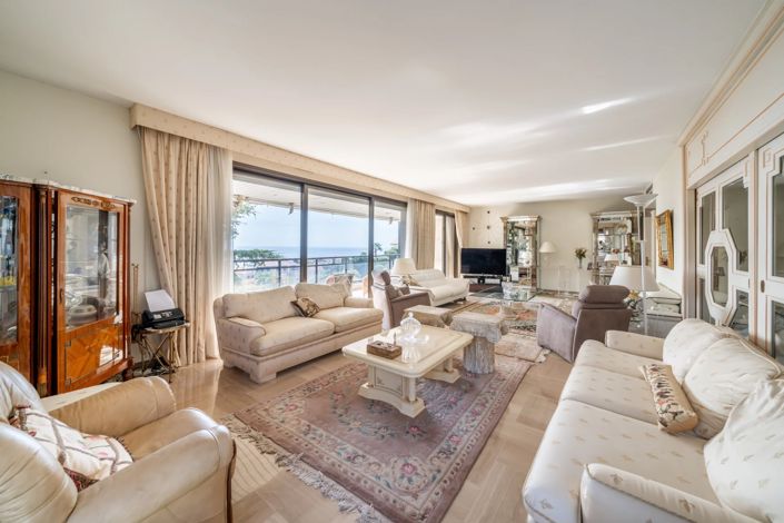 Image No.10-3 Bed Apartment for sale