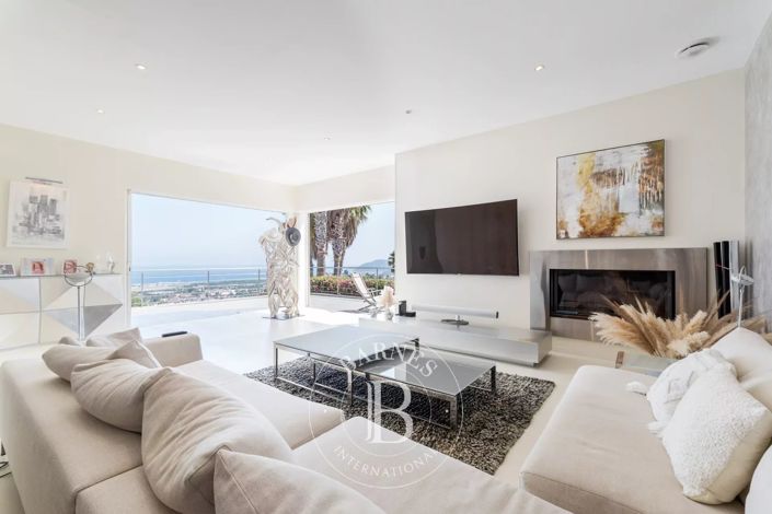 Image No.4-4 Bed House for sale