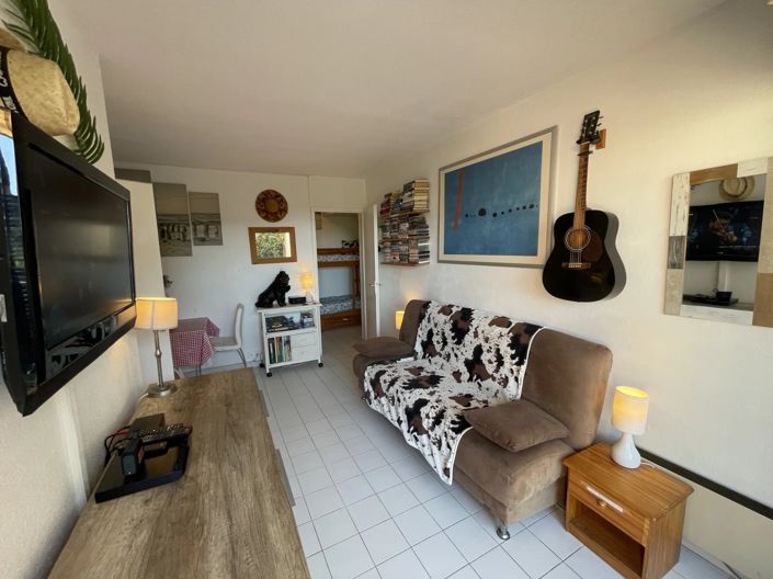 Image No.8-Apartment for sale