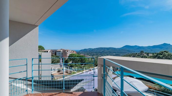 Image No.10-3 Bed Apartment for sale