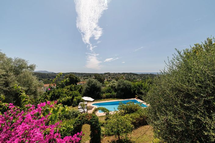 Image No.2-4 Bed House for sale