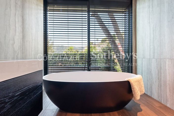 Image No.15-5 Bed House for sale