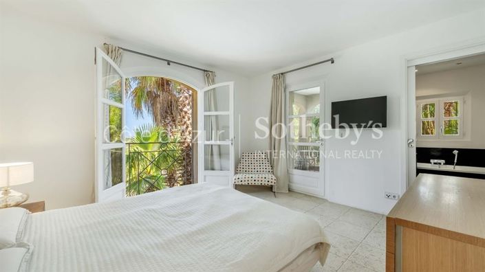 Image No.11-5 Bed House for sale
