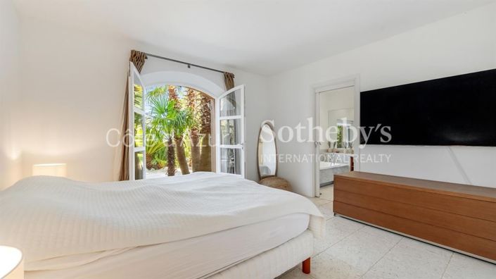 Image No.12-5 Bed House for sale