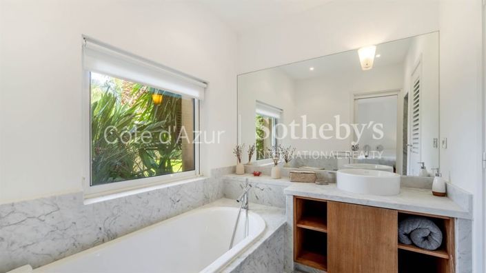 Image No.15-5 Bed House for sale
