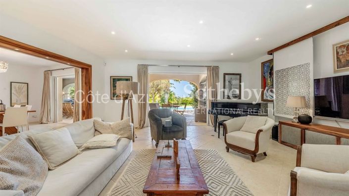 Image No.4-5 Bed House for sale