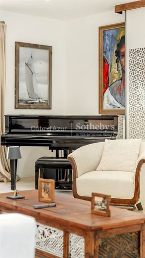 Image No.7-5 Bed House for sale