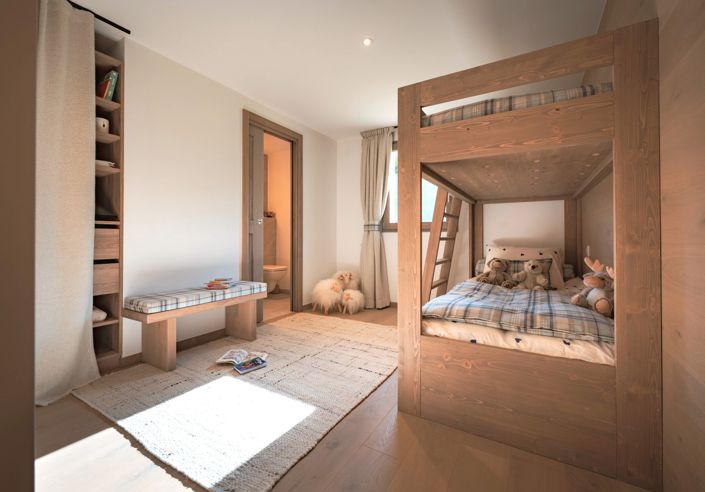 Image No.18-5 Bed House for sale