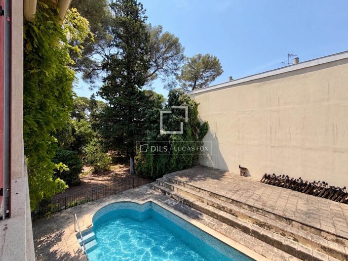 Image No.8-5 Bed House for sale