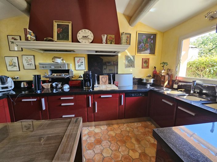 Image No.12-6 Bed House for sale