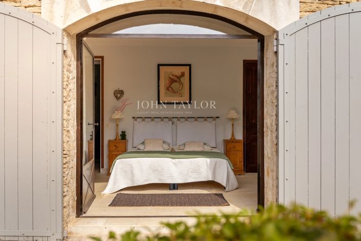 Image No.23-4 Bed House for sale