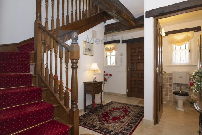 Image No.24-4 Bed House for sale