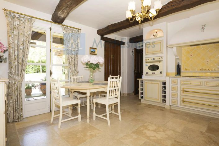 Image No.30-4 Bed House for sale