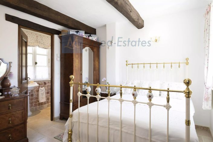 Image No.36-4 Bed House for sale