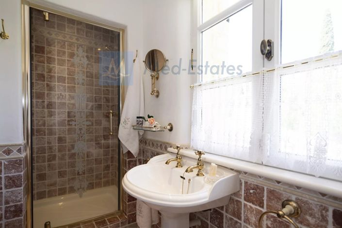 Image No.38-4 Bed House for sale