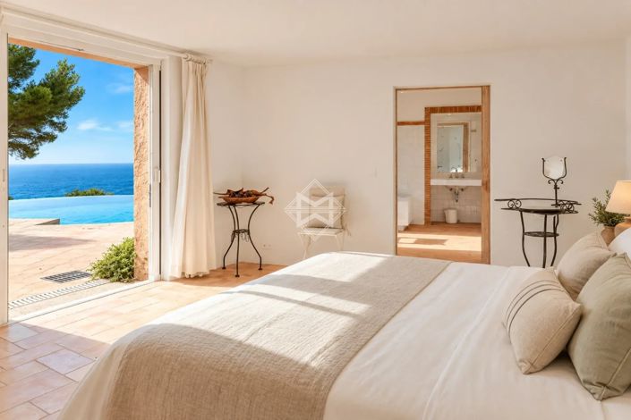 Image No.13-7 Bed House for sale
