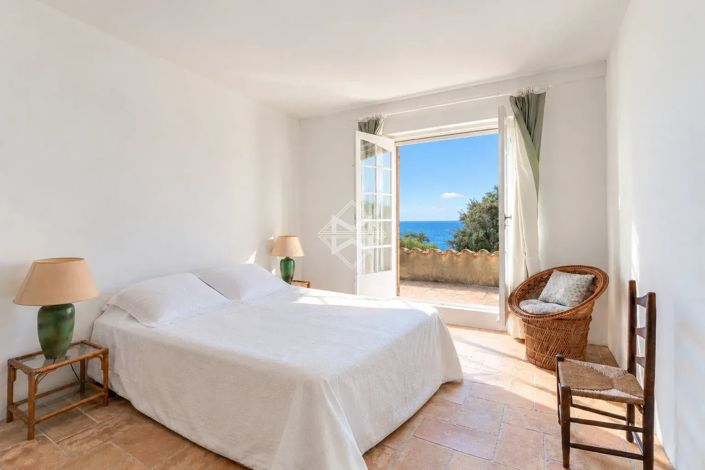 Image No.16-7 Bed House for sale