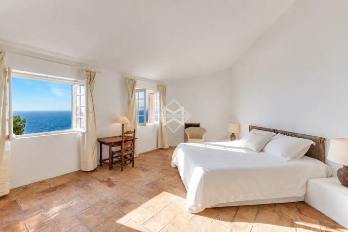 Image No.17-7 Bed House for sale