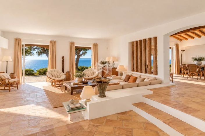 Image No.7-7 Bed House for sale