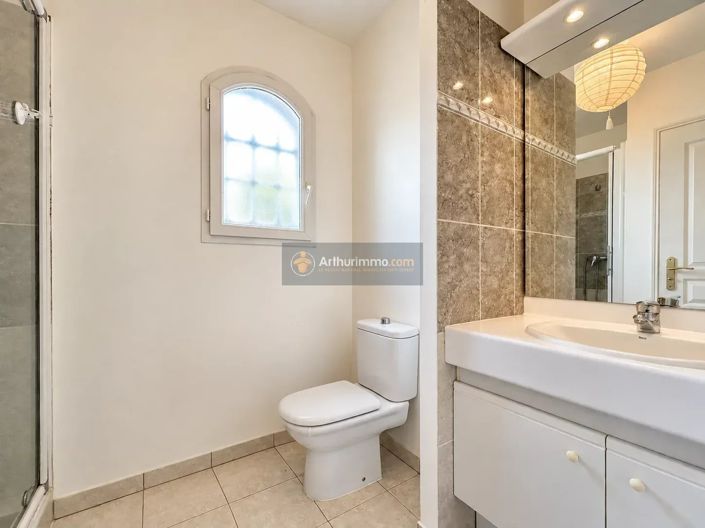 Image No.19-4 Bed House for sale