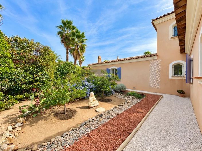 Image No.6-4 Bed House for sale