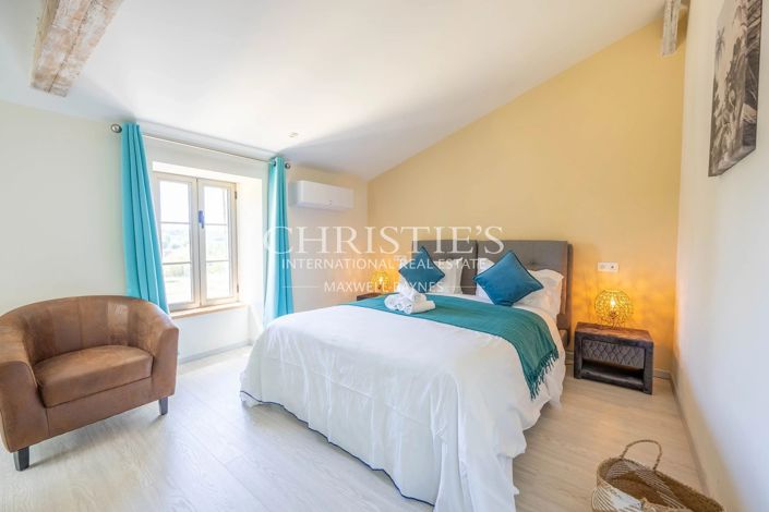 Image No.14-16 Bed Property for sale