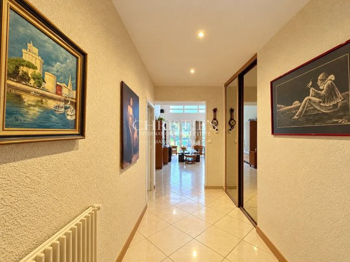 Image No.9-3 Bed House for sale