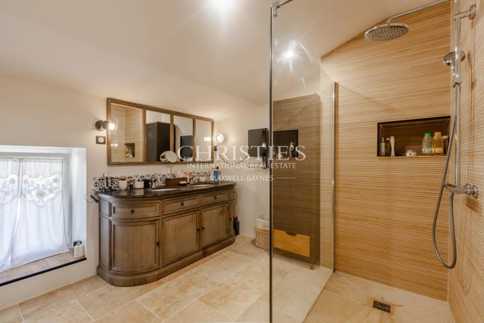 Image No.12-10 Bed House for sale