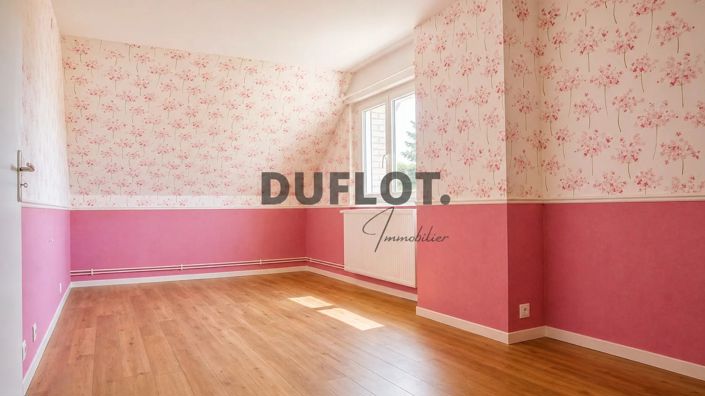Image No.12-5 Bed House for sale