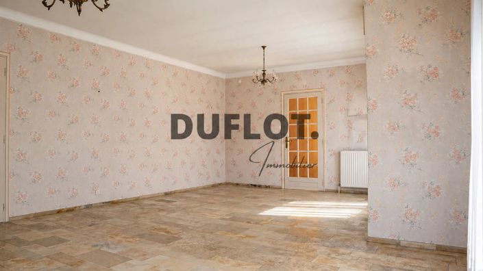 Image No.3-5 Bed House for sale
