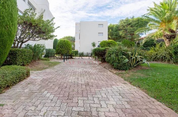 Image No.10-1 Bed Apartment for sale