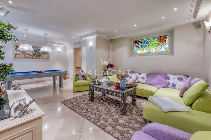 Image No.24-7 Bed House for sale