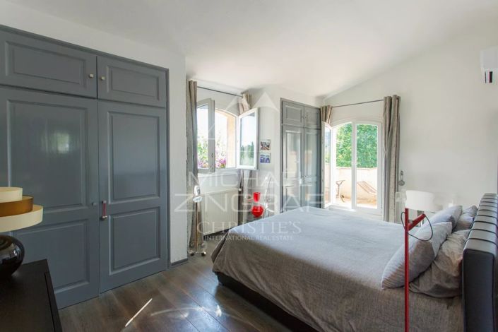 Image No.10-4 Bed House for sale