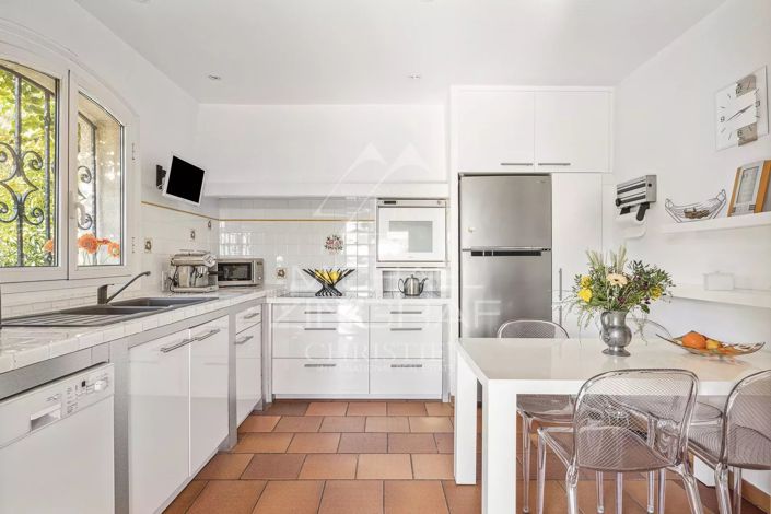 Image No.6-4 Bed House for sale