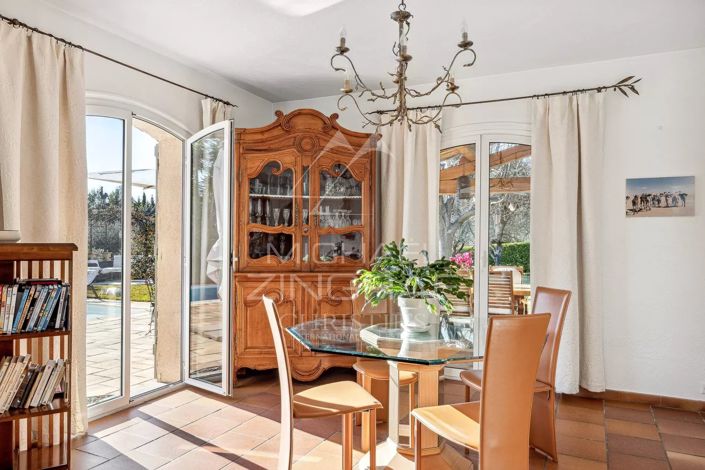 Image No.7-4 Bed House for sale
