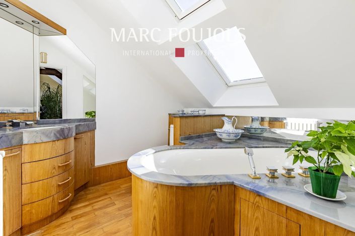 Image No.18-3 Bed House for sale