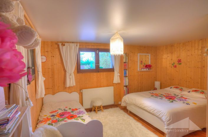 Image No.25-4 Bed House for sale